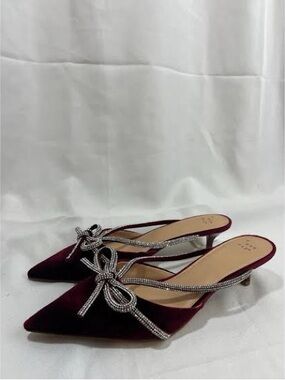 A New Day Gwen Burgundy Velvet Rhinestone Bow Kitten Heel size 10 NWT